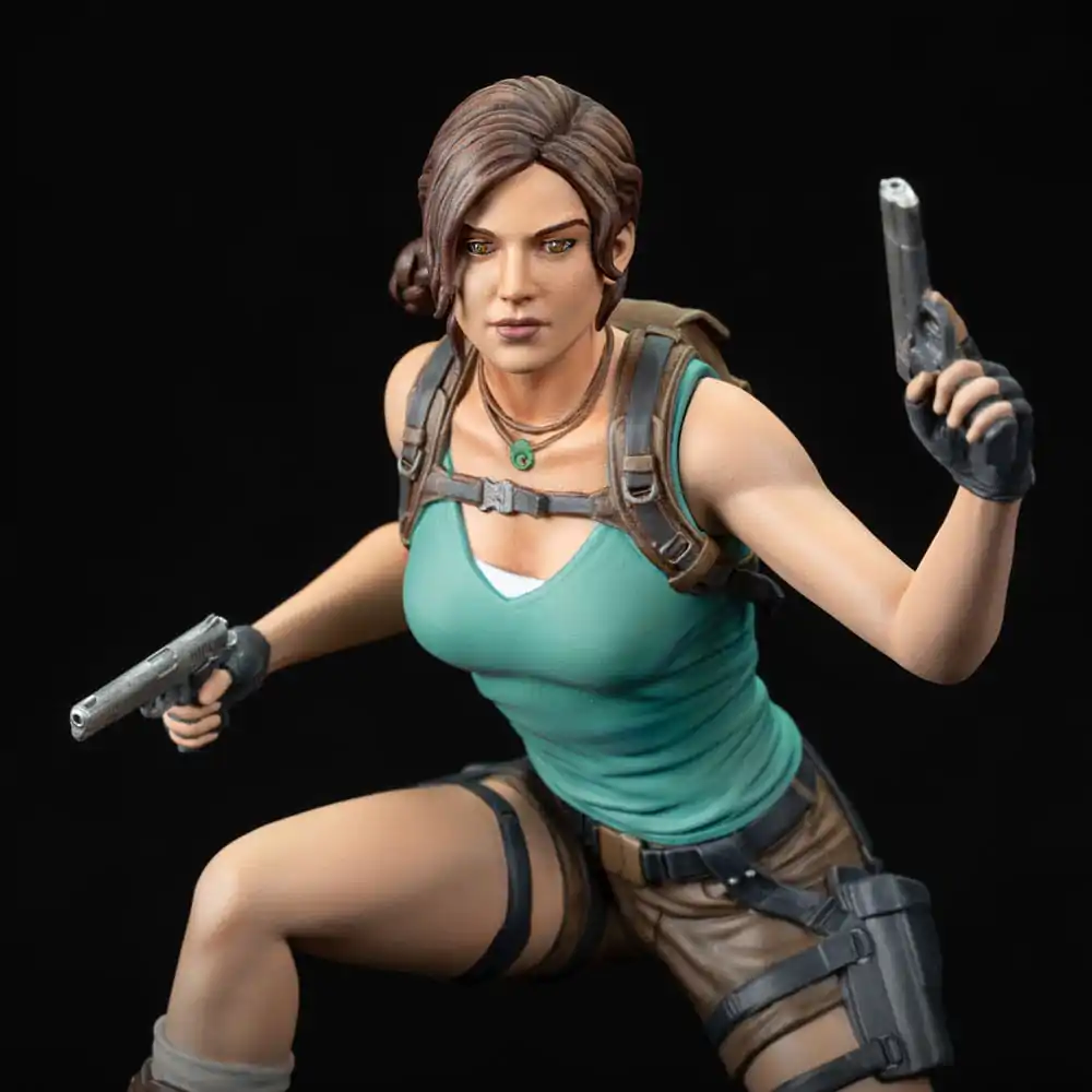 Tomb Raider Lara Croft PVC szobor figura 24 cm termékfotó