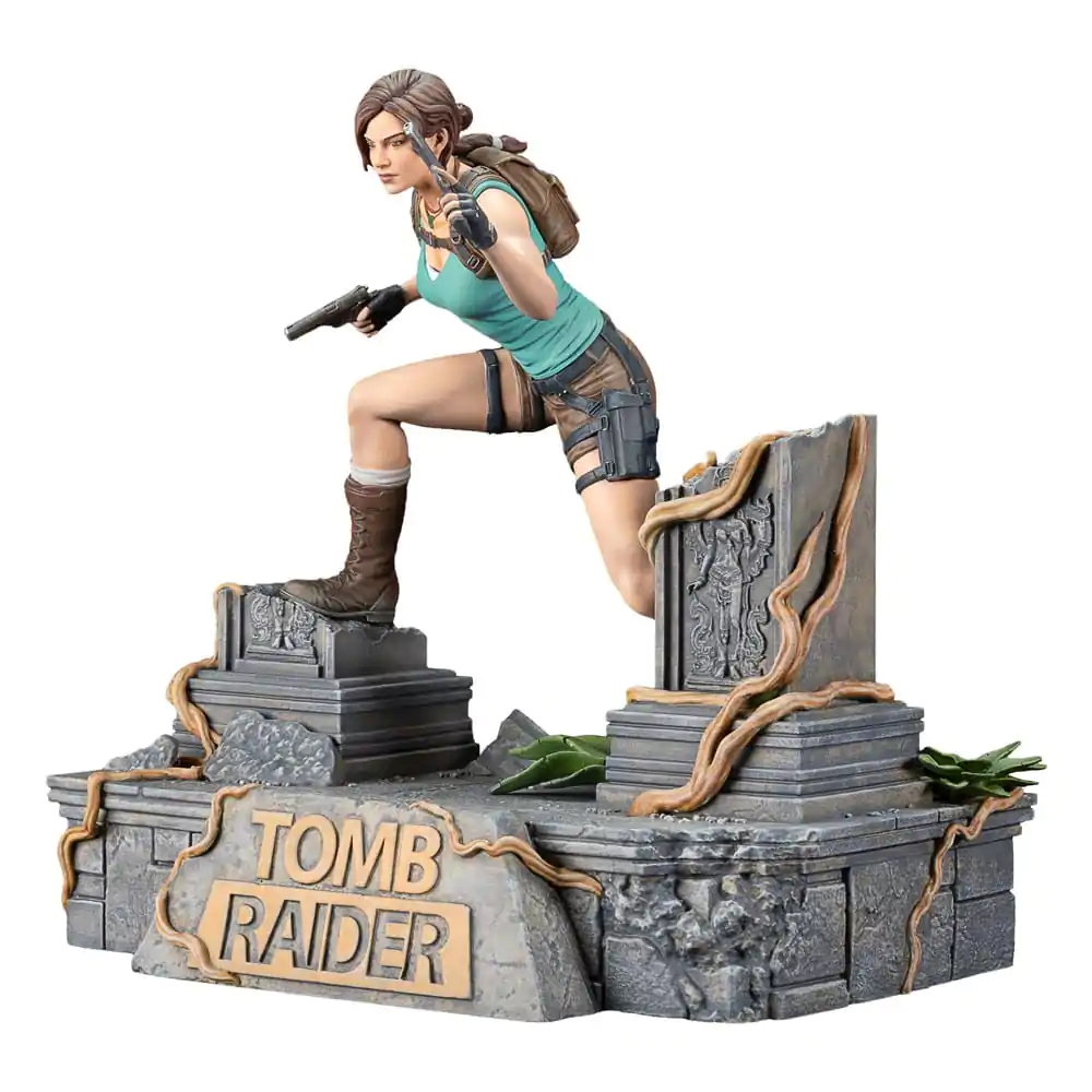 Tomb Raider Lara Croft PVC szobor figura 24 cm termékfotó