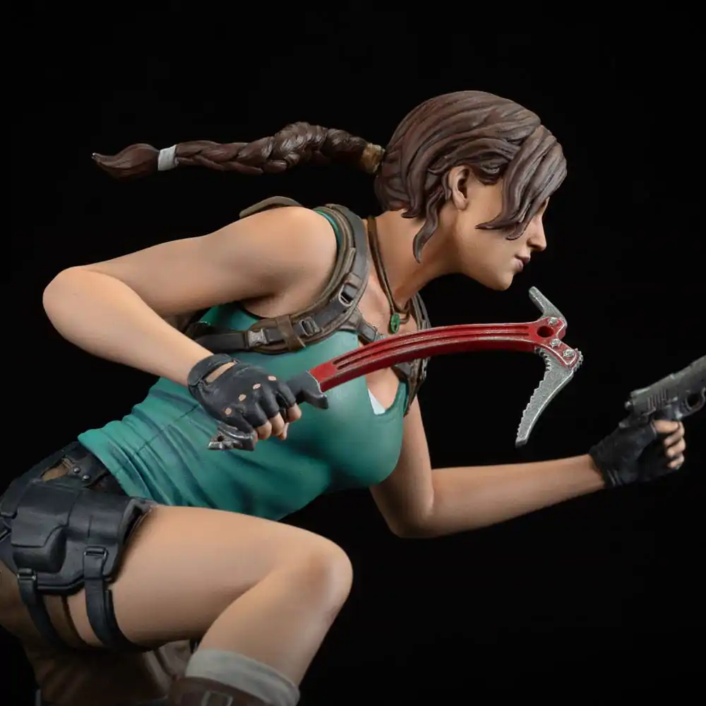 Tomb Raider Lara Croft PVC szobor figura 24 cm termékfotó