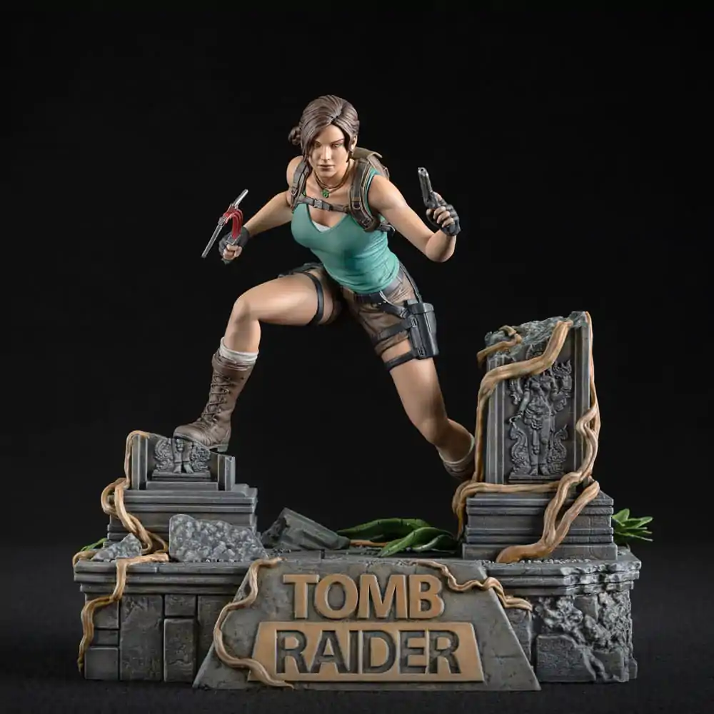 Tomb Raider Lara Croft PVC szobor figura 24 cm termékfotó