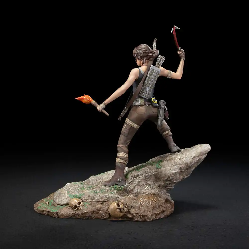 Tomb Raider Lara Croft Survivor Era PVC szobor figura 33 cm termékfotó