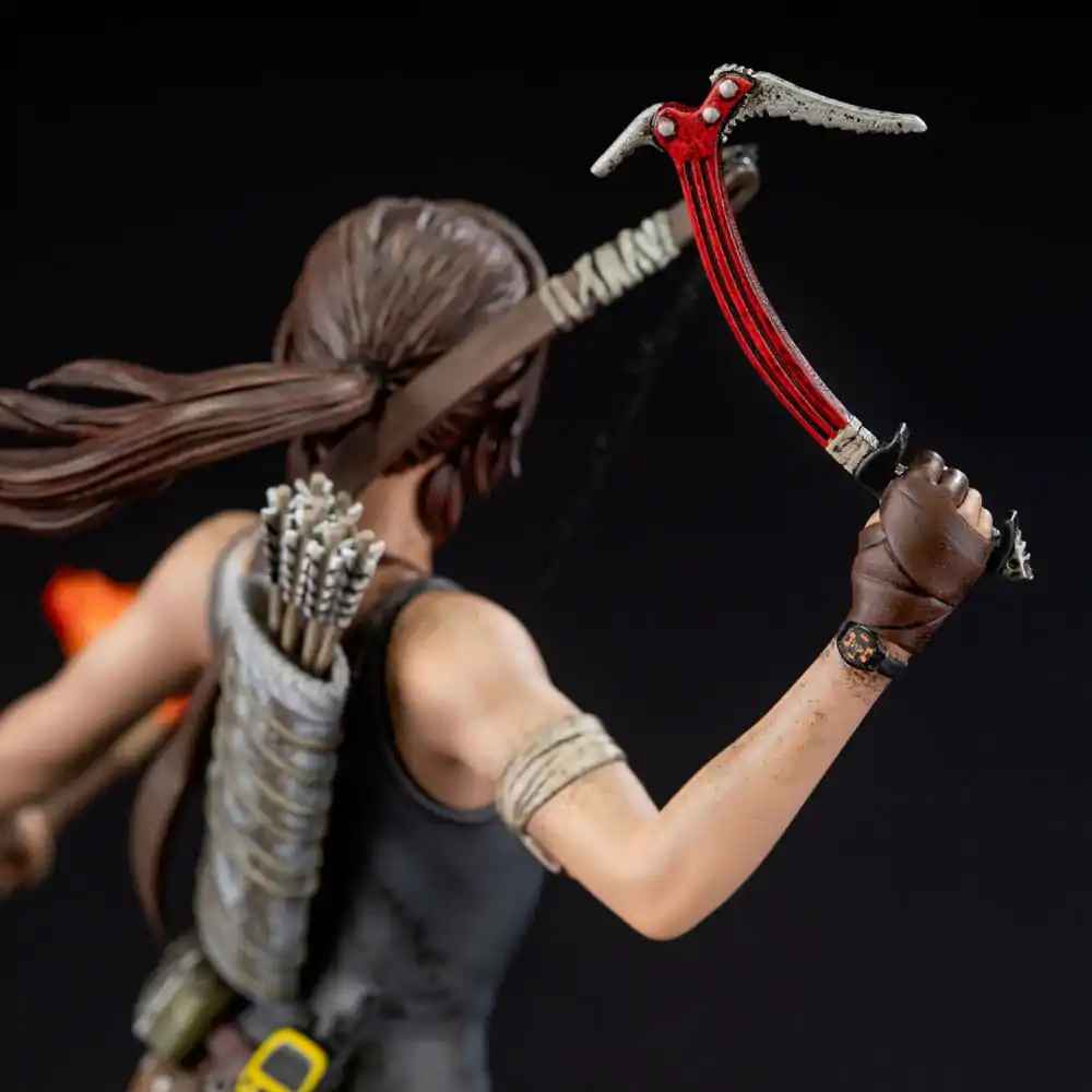 Tomb Raider Lara Croft Survivor Era PVC szobor figura 33 cm termékfotó