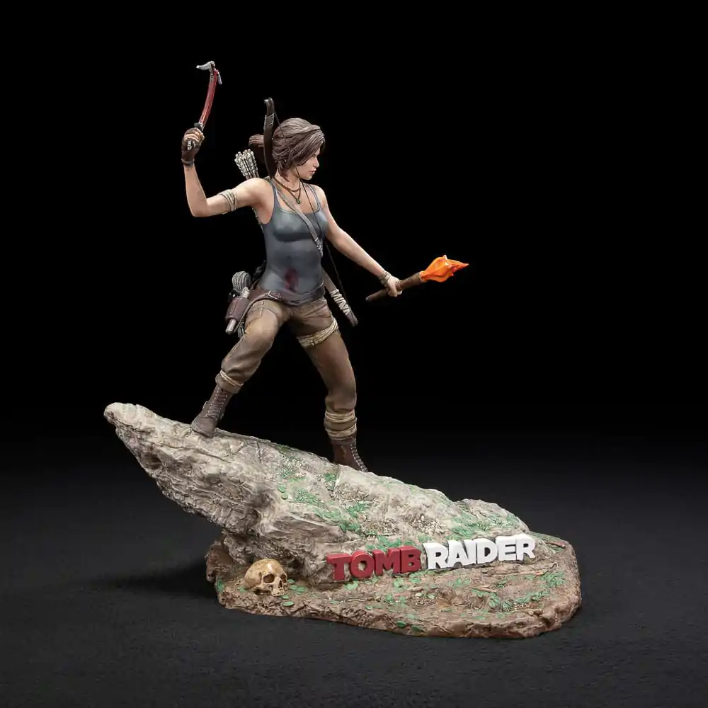 Tomb Raider Lara Croft Survivor Era PVC szobor figura 33 cm termékfotó