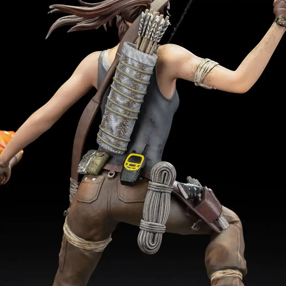 Tomb Raider Lara Croft Survivor Era PVC szobor figura 33 cm termékfotó