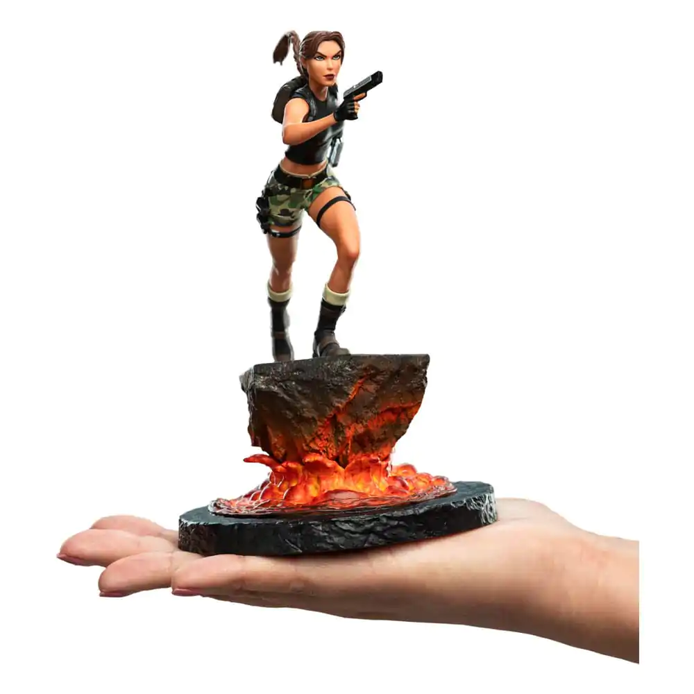 Tomb Raider Lara Croft: The Sanctuary of Flame Mini szobor figura 18 cm termékfotó