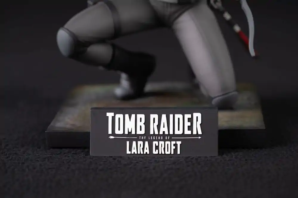Tomb Raider The Legend of Lara Croft PVC szobor figura 19 cm termékfotó