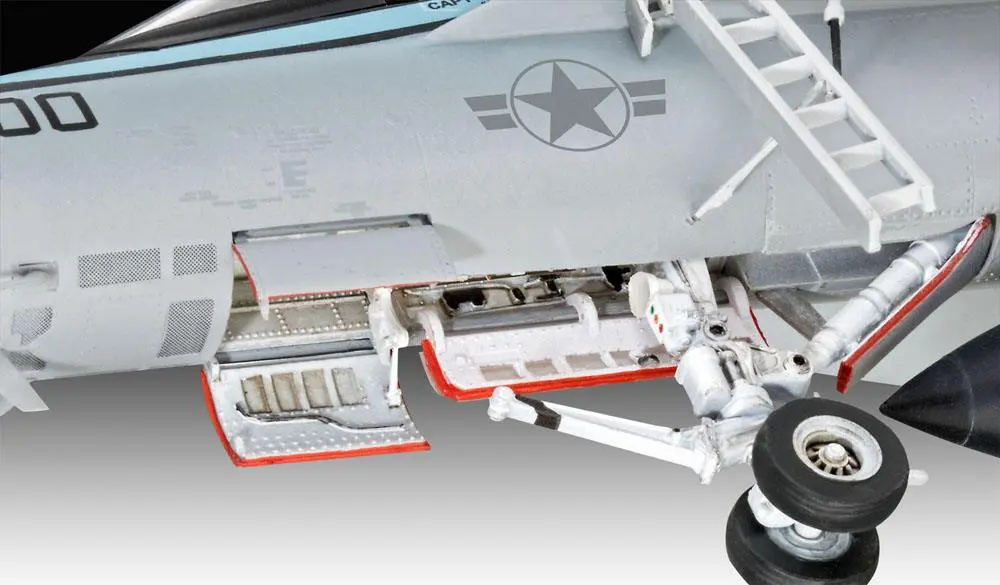 Top Gun: Maverick 1/48 Maverick´s F/A-18E Super Hornet modell készlet 38 cm termékfotó