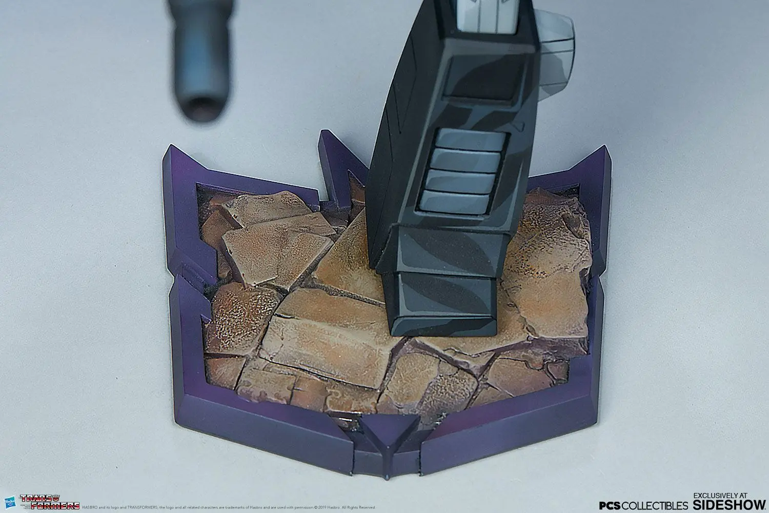 Transformers Classic Scale Nemesis Prime szobor figura 25 cm termékfotó