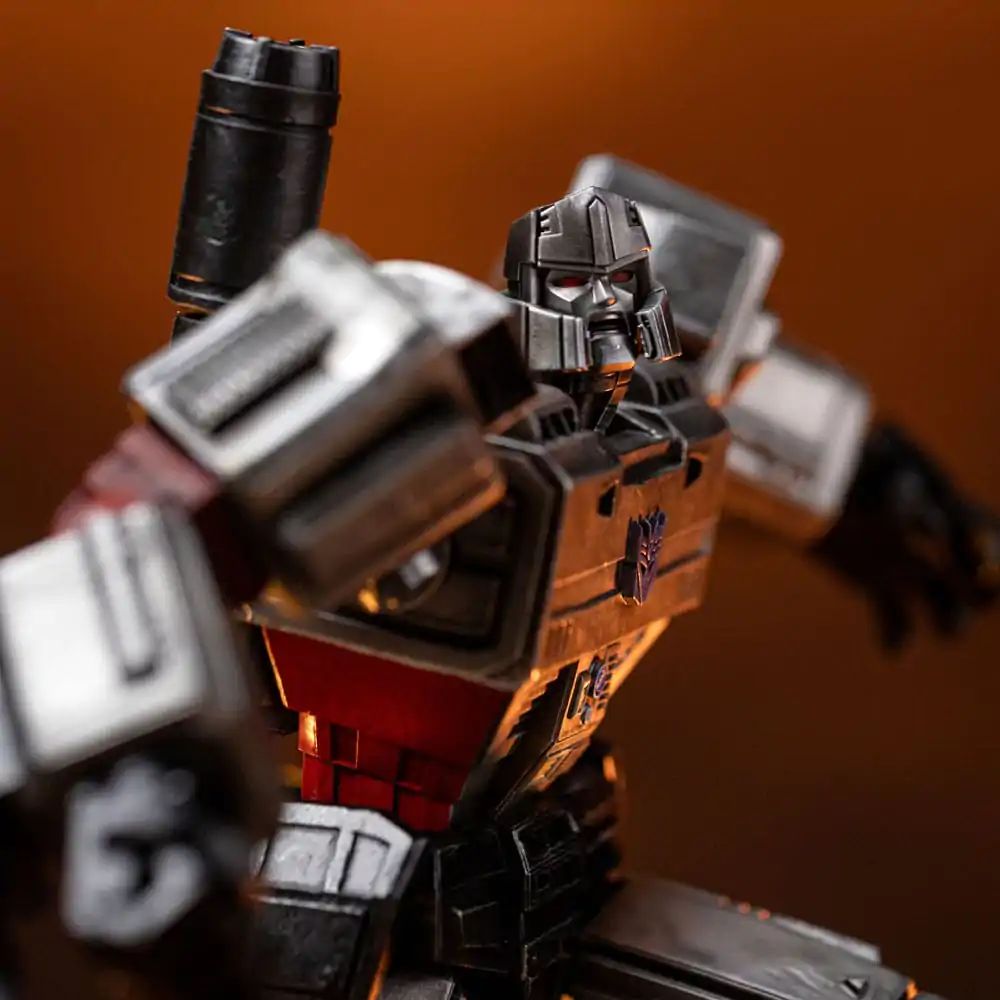 Transformers Demi Art Scale 1/20 Megatron szobor figura 32 cm  termékfotó