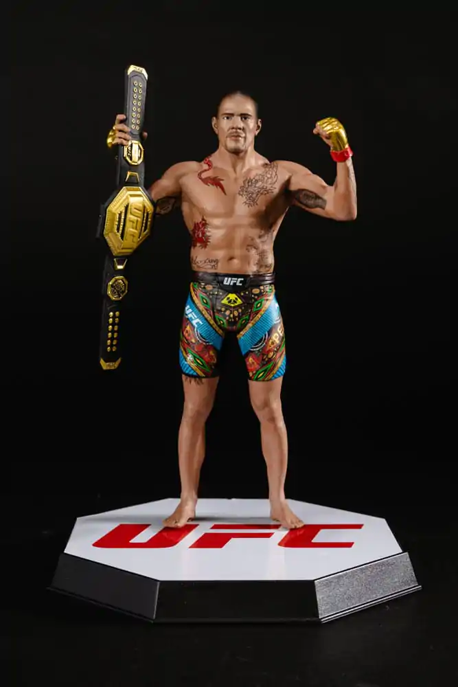 UFC Posed Alex Pereira PVC szobor figura 18 cm termékfotó