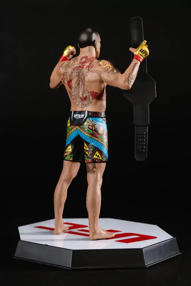 UFC Posed Alex Pereira PVC szobor figura 18 cm termékfotó
