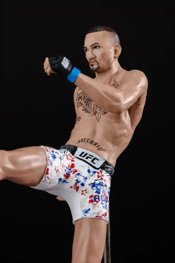UFC Posed Max Holloway PVC szobor figura 18 cm termékfotó