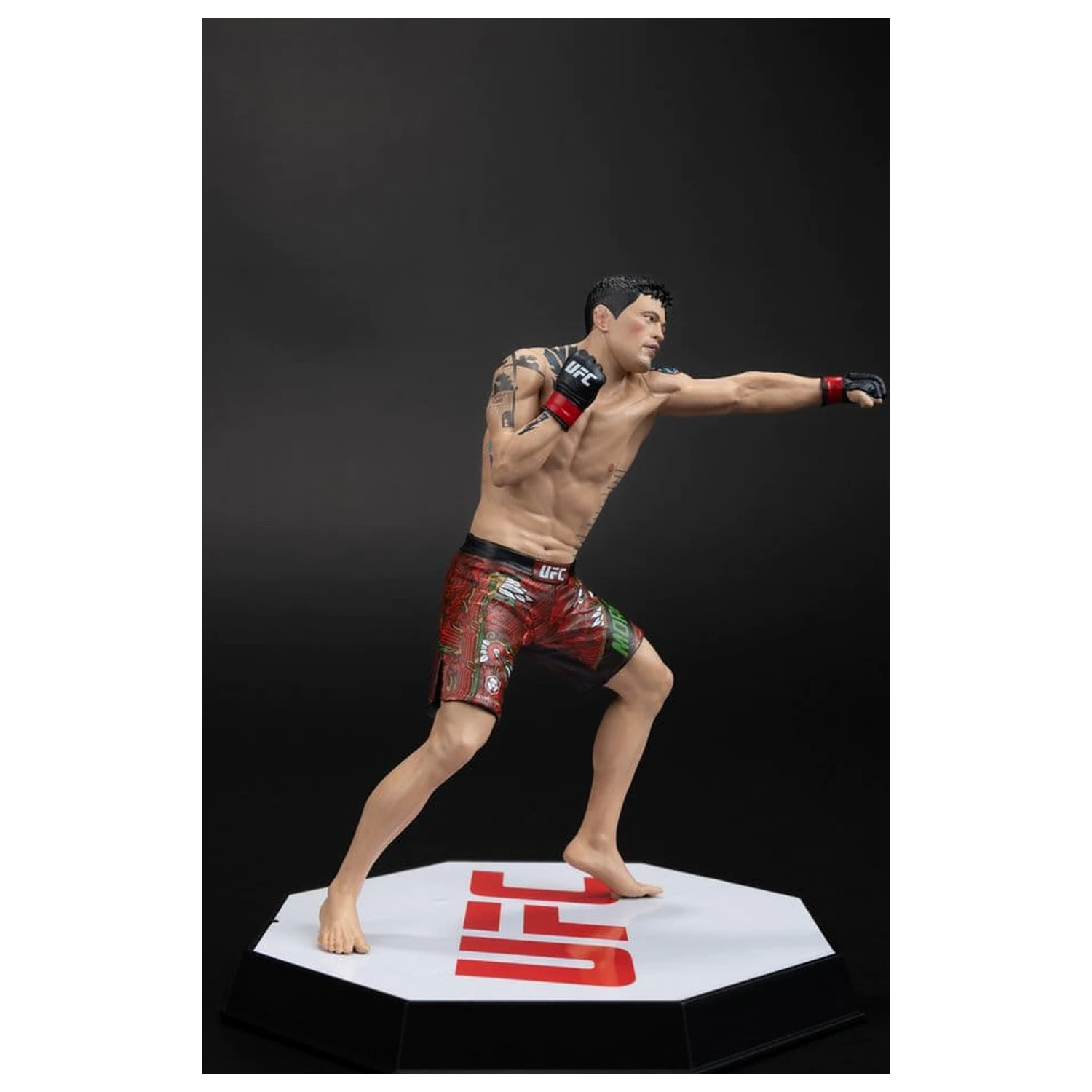 UFC Posed PVC szobor figura Brandon Moreno 16 cm termékfotó