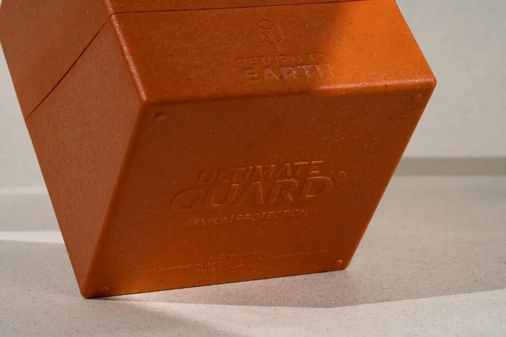 Ultimate Guard Return To Earth Boulder Deck Case 100+ Standard Size Orange termékfotó
