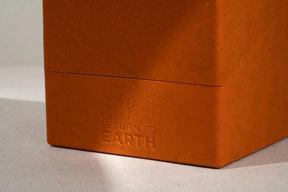 Ultimate Guard Return To Earth Boulder Deck Case 100+ Standard Size Orange termékfotó