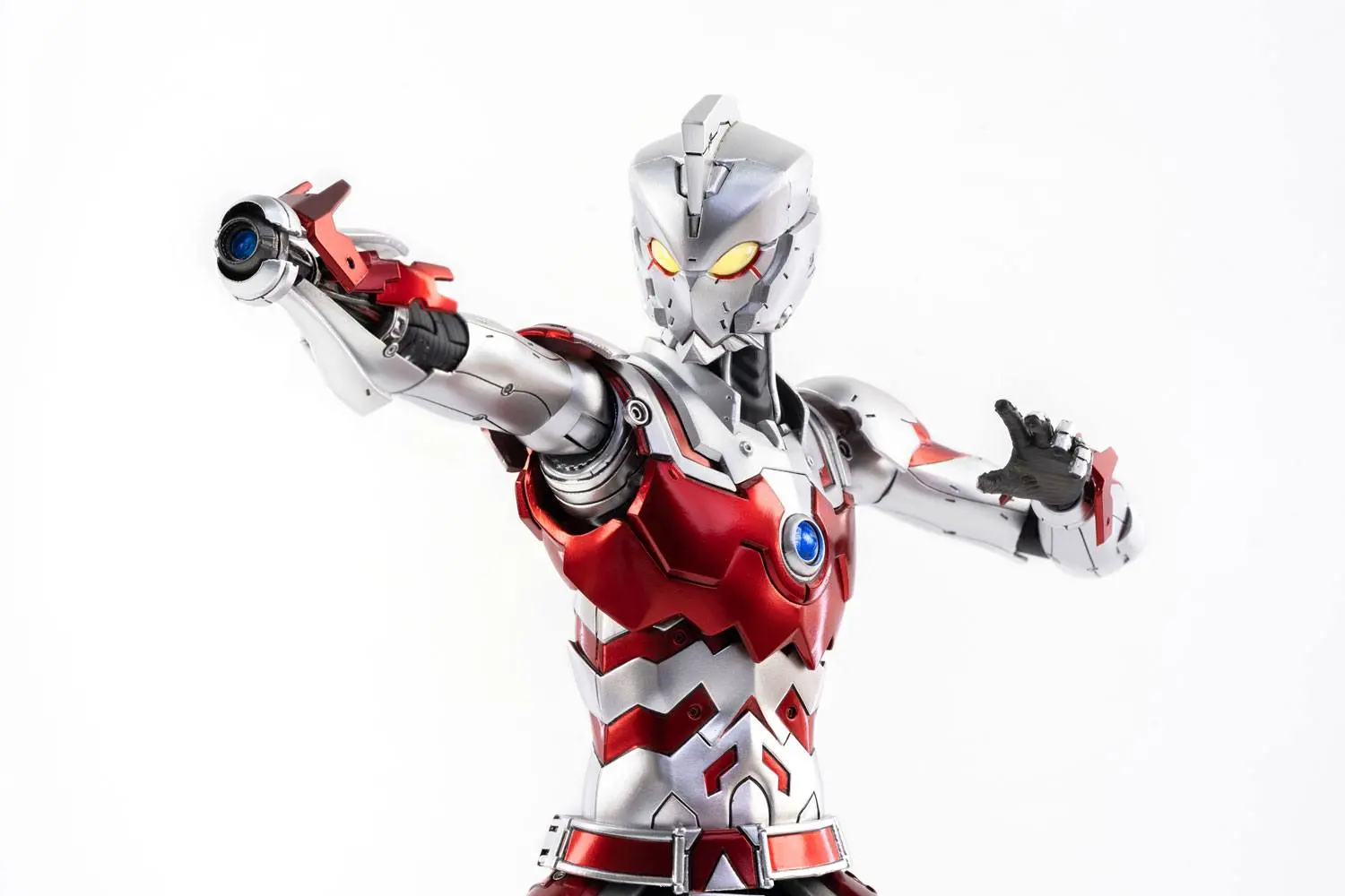 Ultraman FigZero akciófigura 1/6 Ultraman Ace Suit Anime Version 29 cm termékfotó