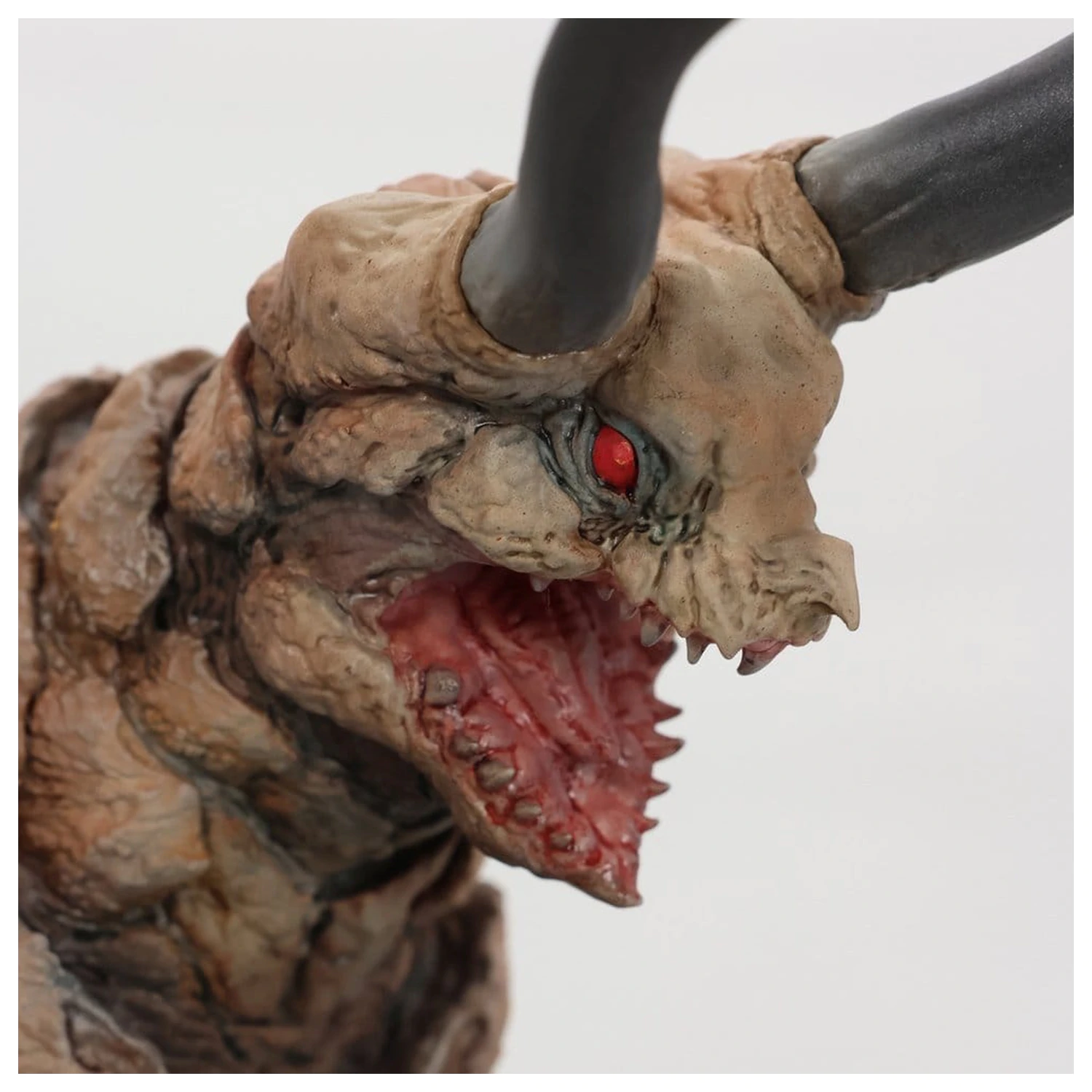 Ultraman Kaiju Remix Series Vinyl figura Gudon 34 cm termékfotó