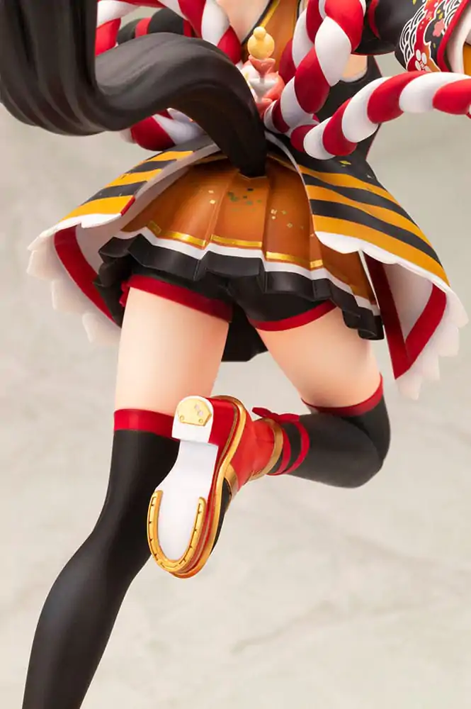 Uma Musume Pretty Derby PVC Statue 1/7 Outrunning the Encroaching Heat Kitasan Black 30 cm termékfotó