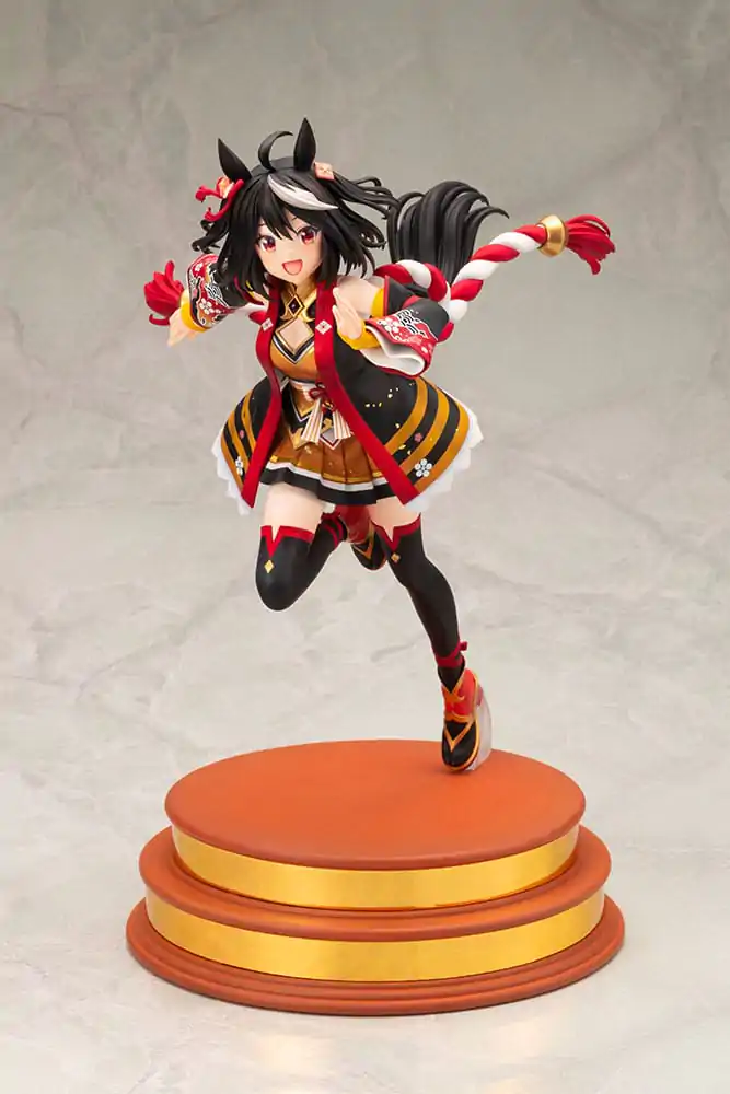 Uma Musume Pretty Derby PVC Statue 1/7 Outrunning the Encroaching Heat Kitasan Black 30 cm termékfotó