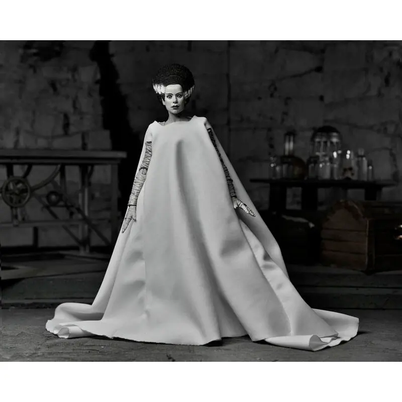 Universal Monsters Bride of Frankenstein figura 18cm termékfotó