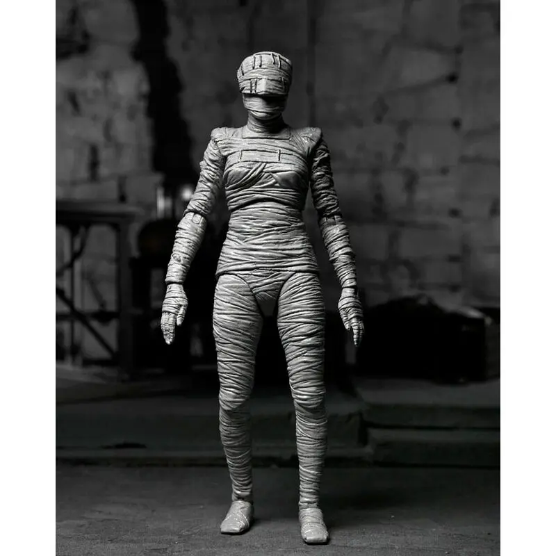 Universal Monsters Bride of Frankenstein figura 18cm termékfotó