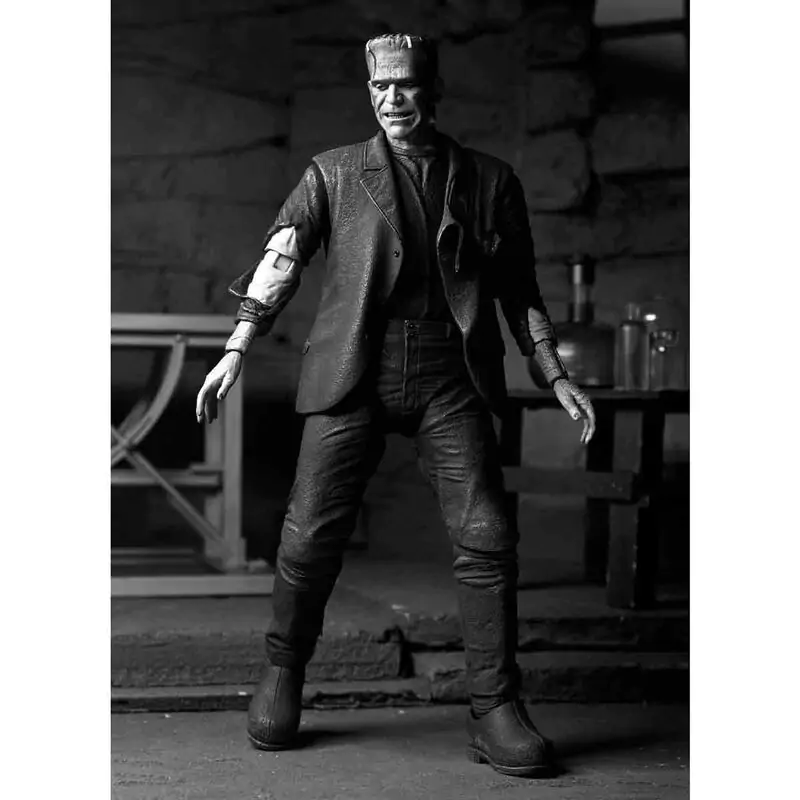 Universal Monsters The Bride of Frankenstein Ultimate Bride of Frankensteins Monster B&W Version. figure 18cm termékfotó