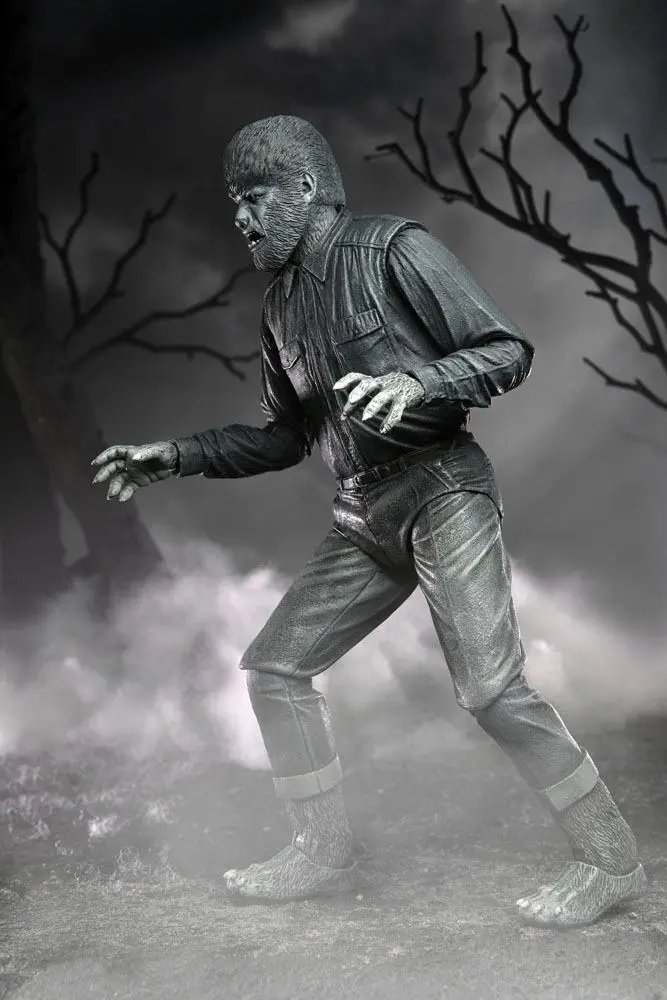 Universal Monsters Ultimate The Wolf Man (Black & White) akciófigura 18 cm termékfotó