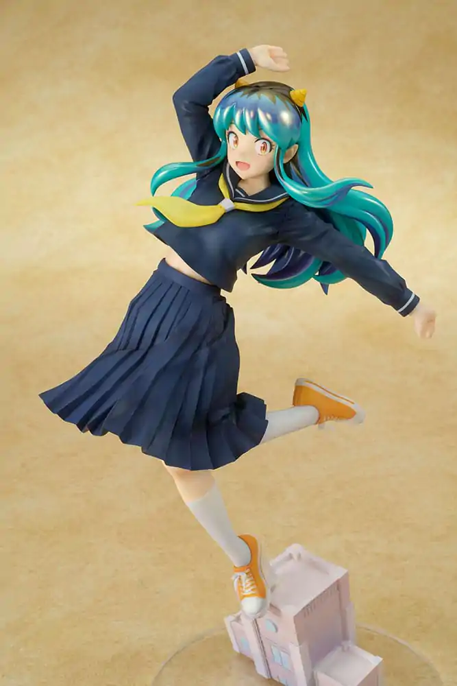 Urusei Yatsura 1/7 Lum Uniform Ver. PVC szobor figura 28 cm termékfotó