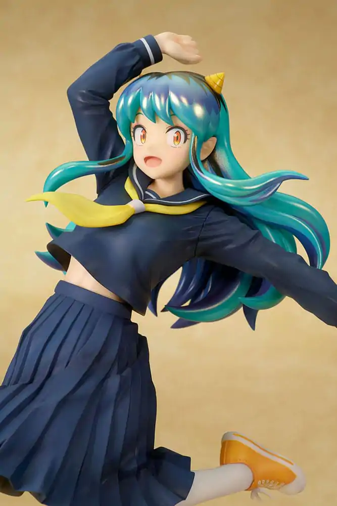 Urusei Yatsura 1/7 Lum Uniform Ver. PVC szobor figura 28 cm termékfotó