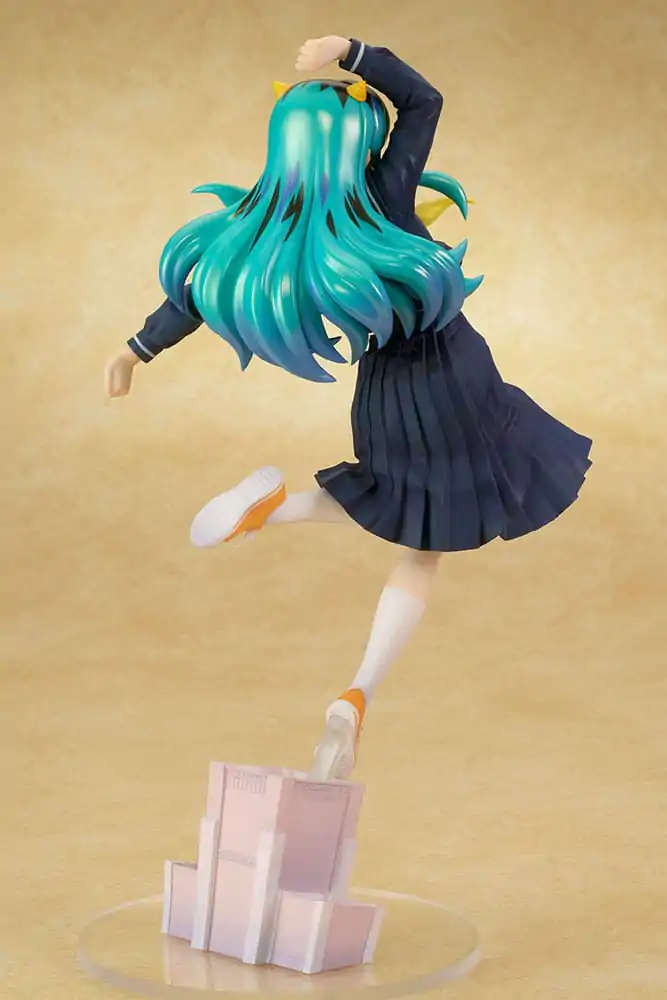 Urusei Yatsura 1/7 Lum Uniform Ver. PVC szobor figura 28 cm termékfotó