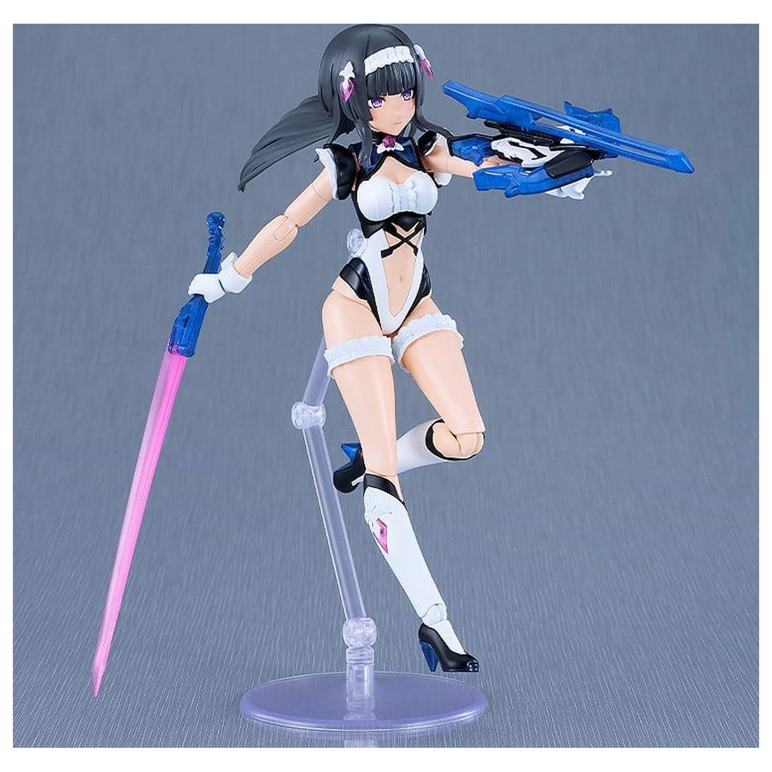 Valkyrie Tune Plamatea Erika = Stradivari Műanyag modell készlet 16 cm    termékfotó