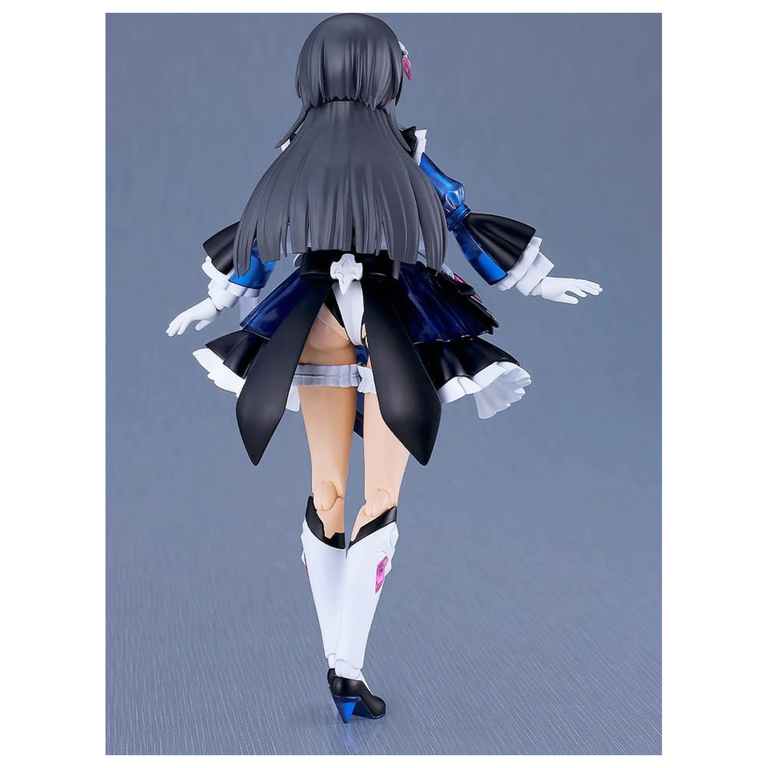 Valkyrie Tune Plamatea Erika = Stradivari Műanyag modell készlet 16 cm    termékfotó