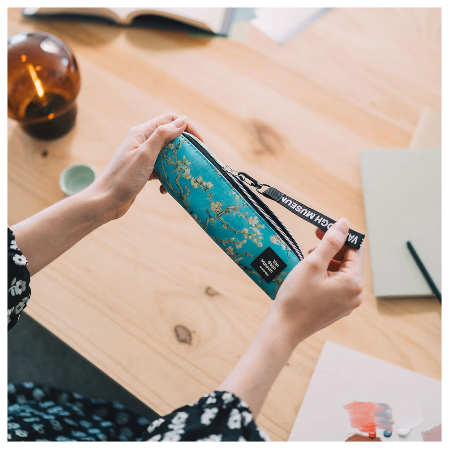 Van Gogh Museum csomag tolltartó, toll és ceruza termékfotó