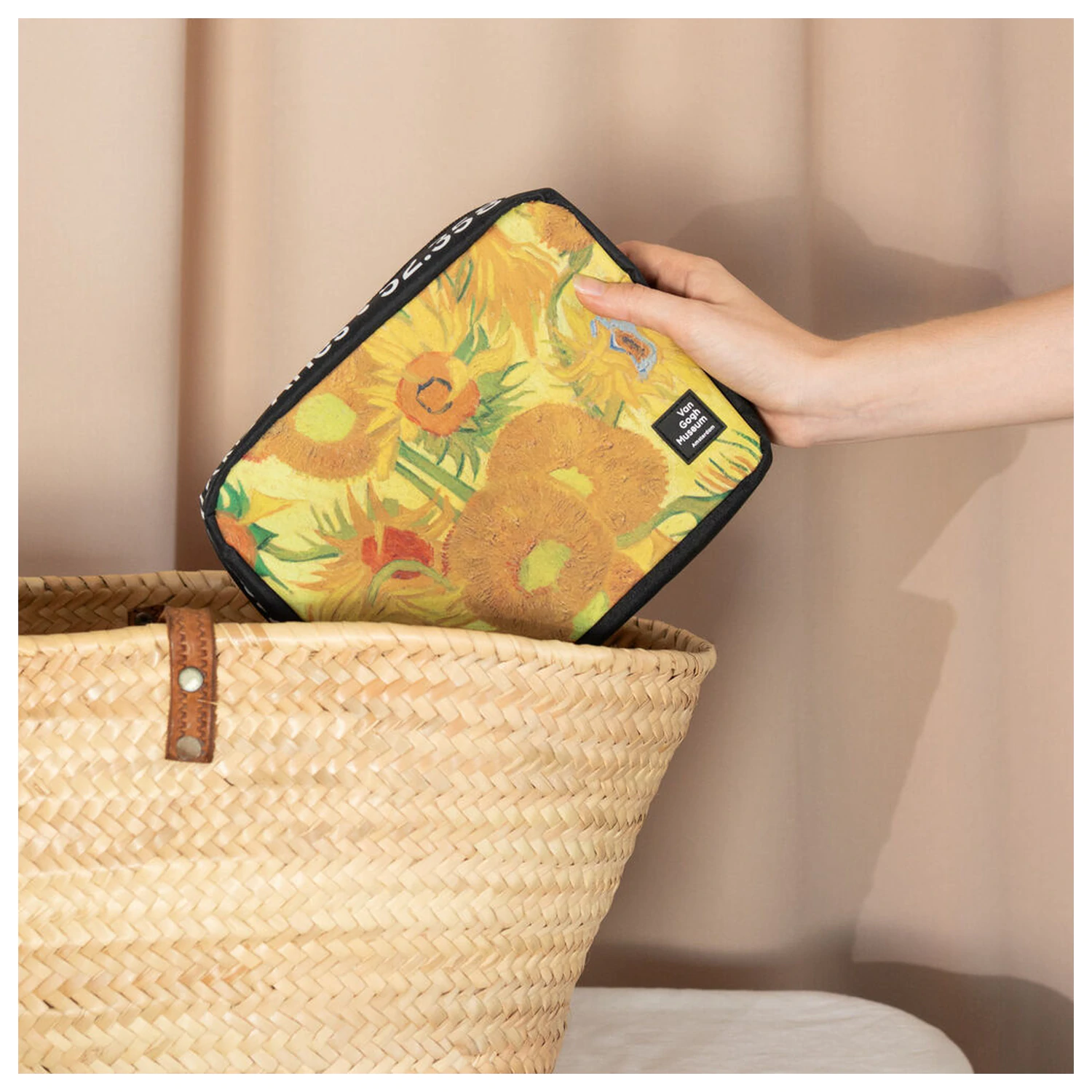 Van Gogh Museum neszeszer táska termékfotó