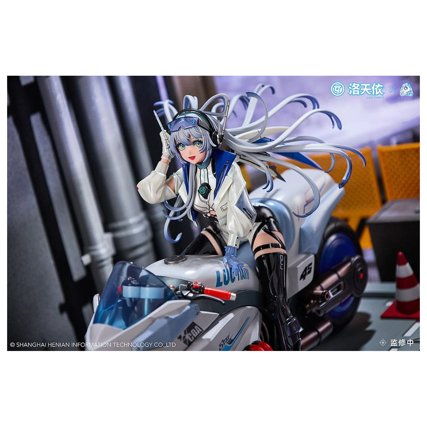 Vsinger 1/7 Vsinger Luo Tianyi Retro-Future Storm Driver Ver. PVC szobor figura 23 cm termékfotó