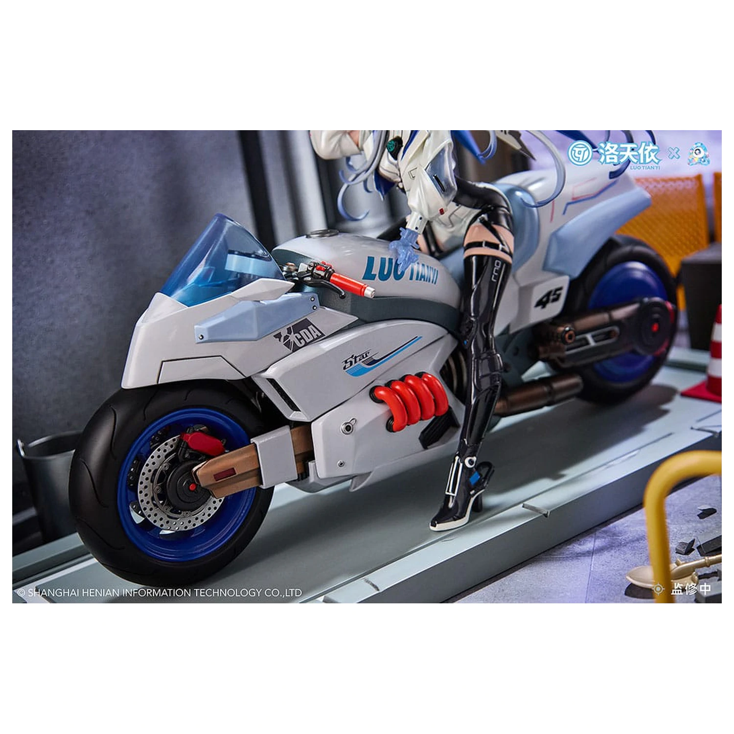 Vsinger 1/7 Vsinger Luo Tianyi Retro-Future Storm Driver Ver. PVC szobor figura 23 cm termékfotó