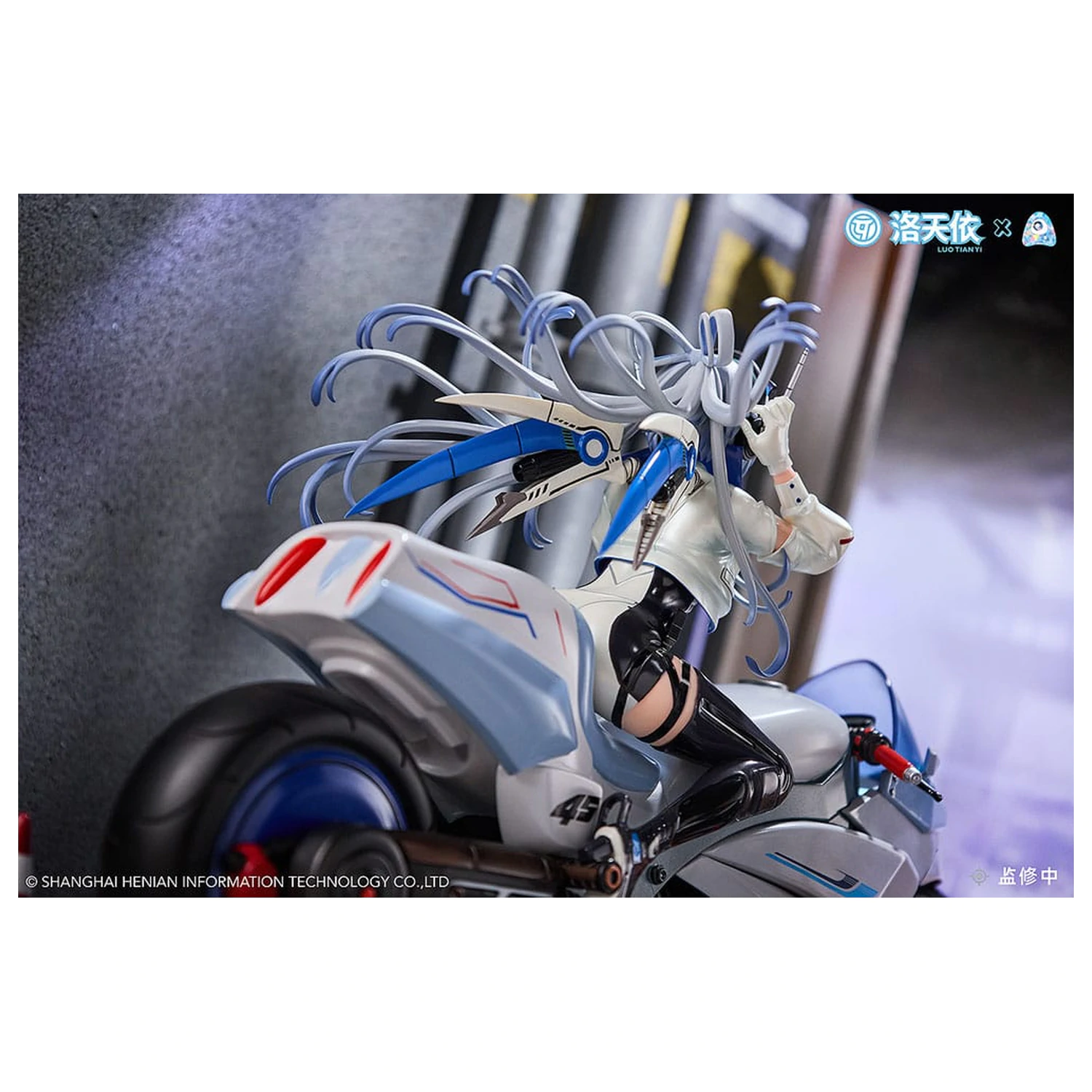 Vsinger 1/7 Vsinger Luo Tianyi Retro-Future Storm Driver Ver. PVC szobor figura 23 cm termékfotó