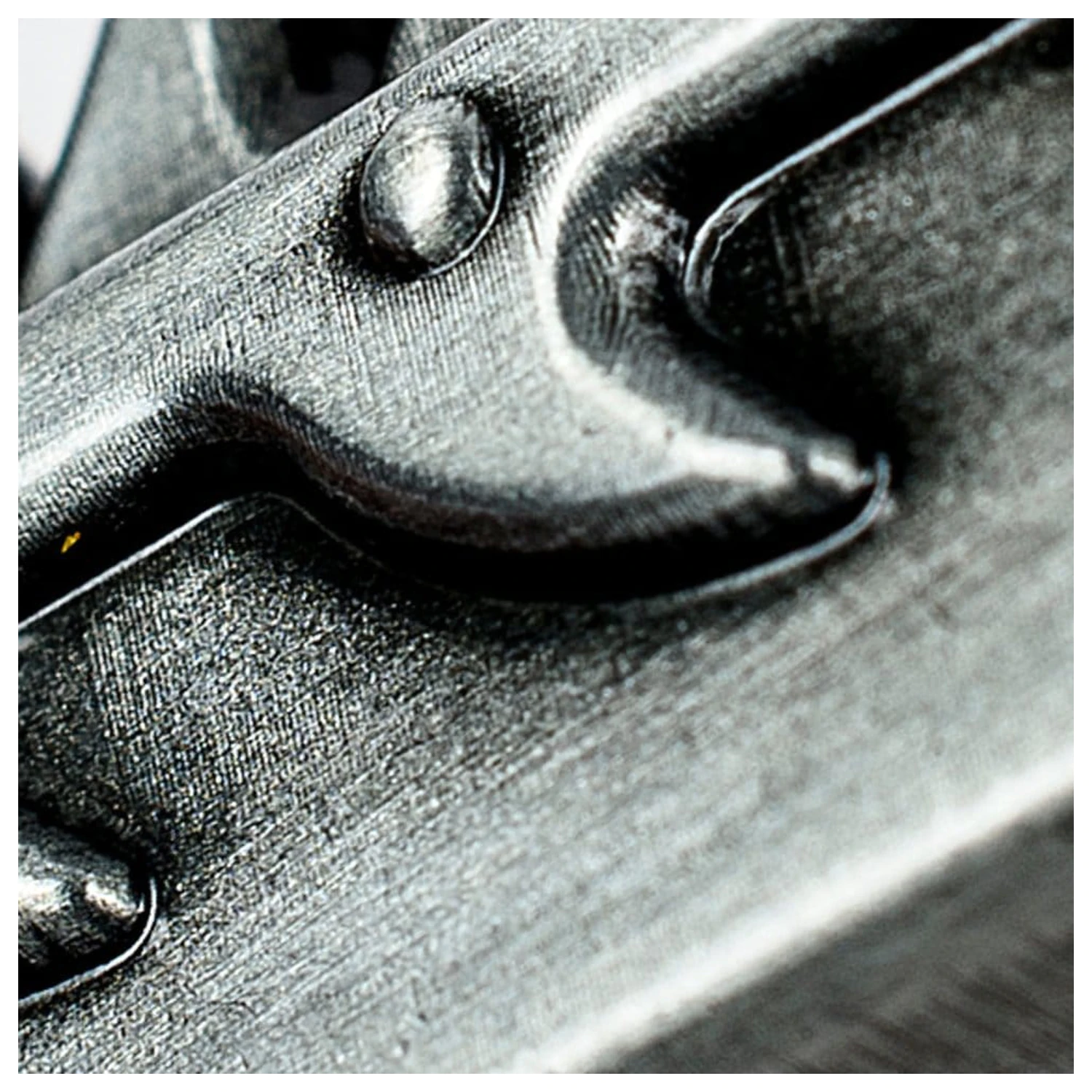 Warhammer 40,000 sörnyitó Chaos Chainsword termékfotó
