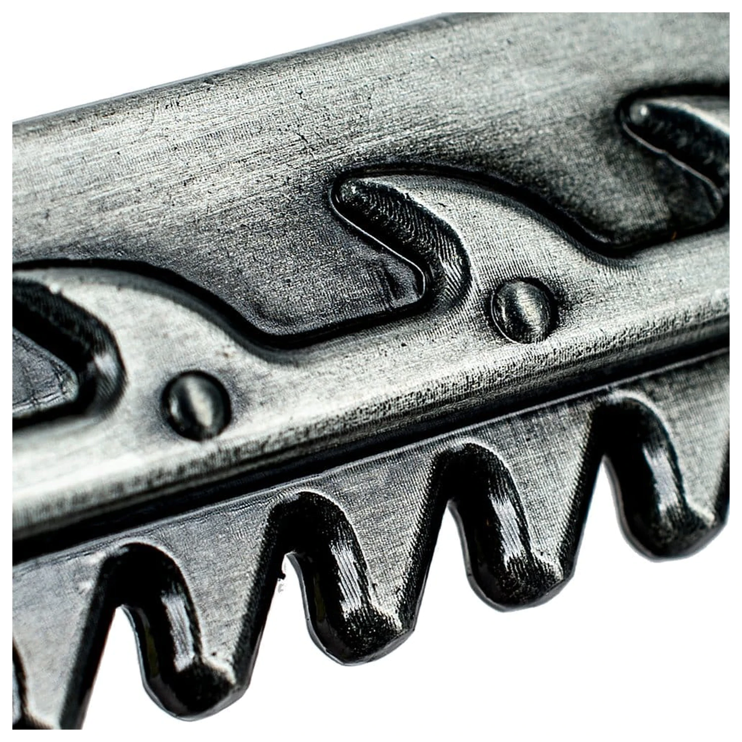 Warhammer 40,000 sörnyitó Chaos Chainsword termékfotó