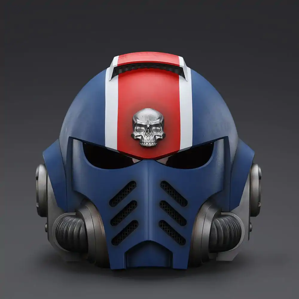 Warhammer 40,000: Space Marine 2 Ultramarines Lieutenant Titus sisak replika 30 cm  termékfotó