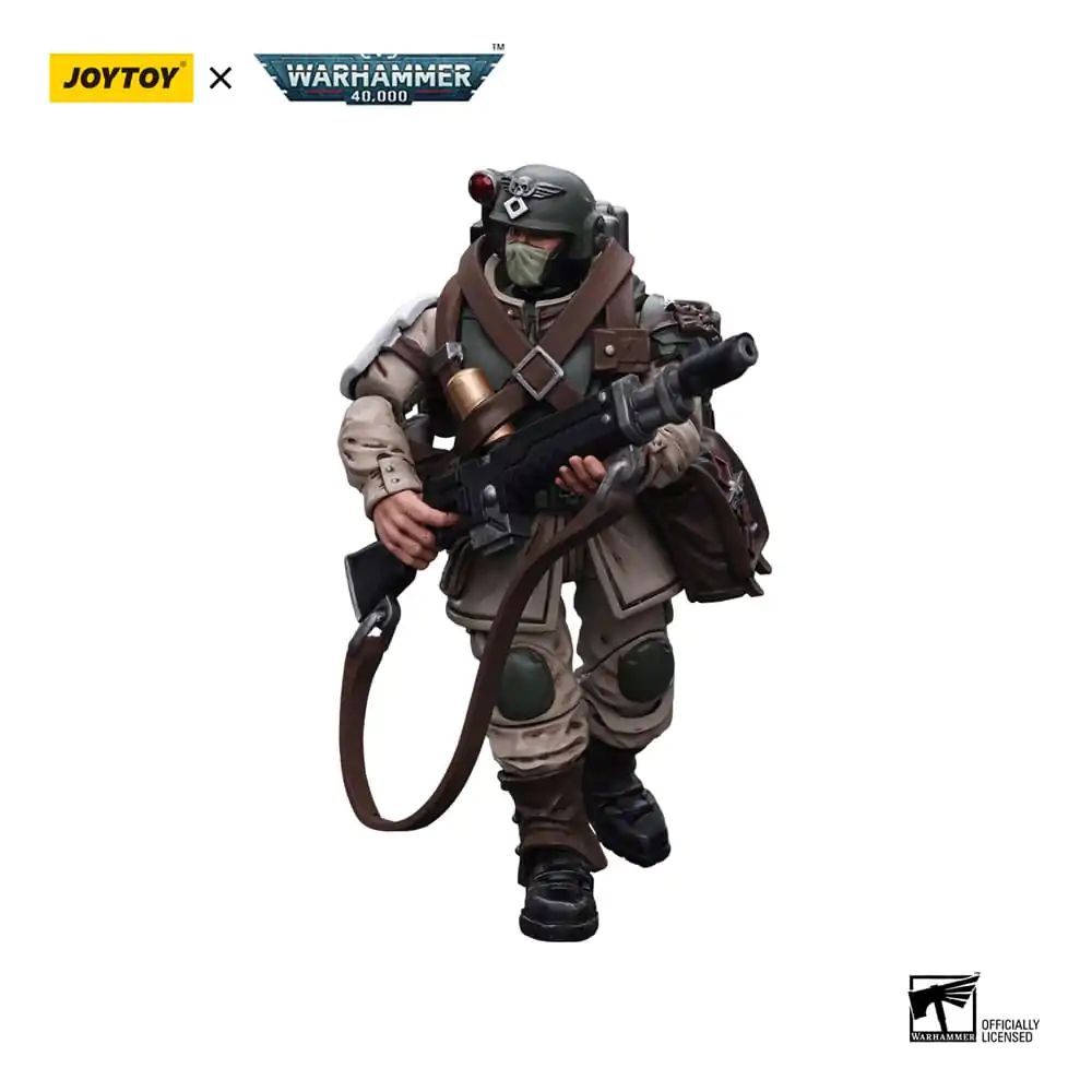 Warhammer 40k 1/18 Astra Militarum Cadian Command Squad Veteran with Medi-pack akciófigura 12 cm termékfotó