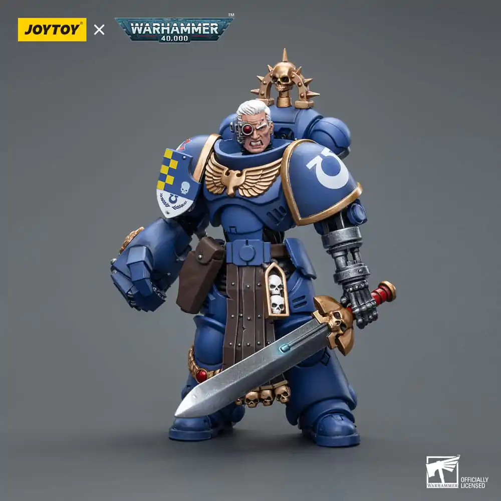 Warhammer 40k 1/18 Ultramarines Lieutenant with Power Fist akciófigura 12 cm termékfotó