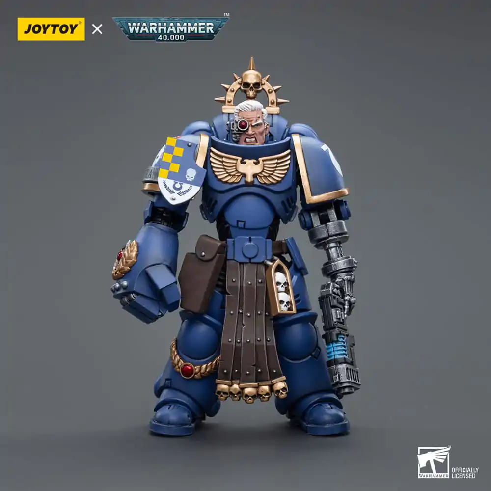 Warhammer 40k 1/18 Ultramarines Lieutenant with Power Fist akciófigura 12 cm termékfotó