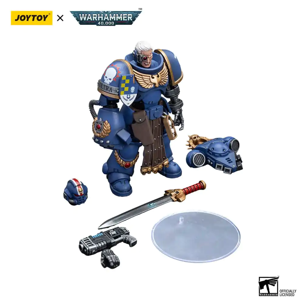 Warhammer 40k 1/18 Ultramarines Lieutenant with Power Fist akciófigura 12 cm termékfotó