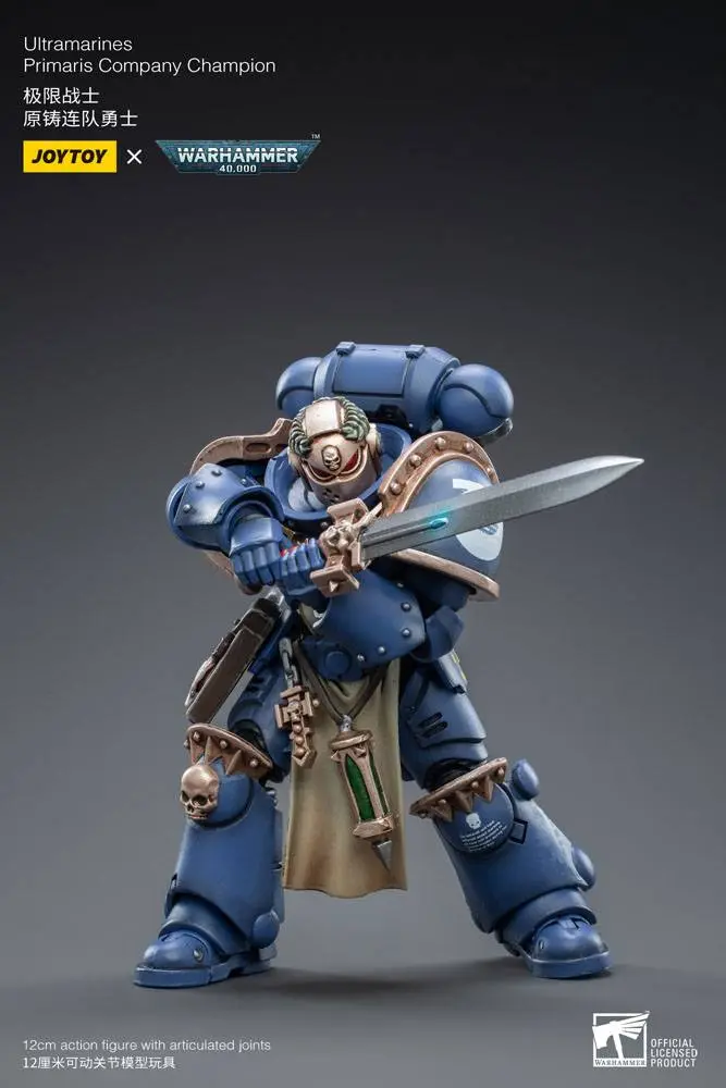 Warhammer 40k 1/18 Ultramarines Primaris Company Champion akciófigura 12 cm termékfotó