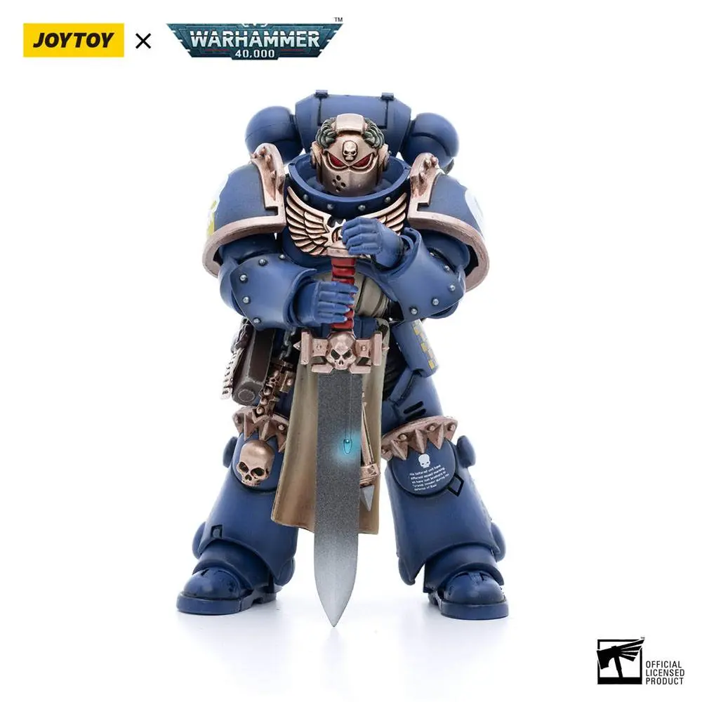 Warhammer 40k 1/18 Ultramarines Primaris Company Champion akciófigura 12 cm termékfotó