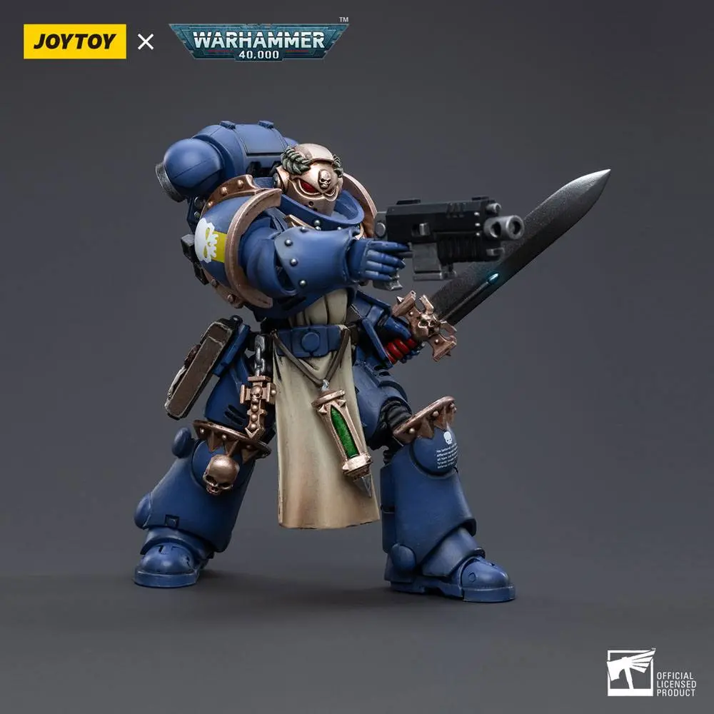 Warhammer 40k 1/18 Ultramarines Primaris Company Champion akciófigura 12 cm termékfotó