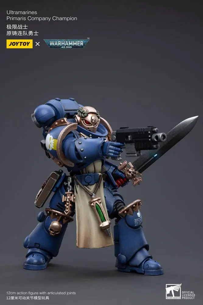 Warhammer 40k 1/18 Ultramarines Primaris Company Champion akciófigura 12 cm termékfotó