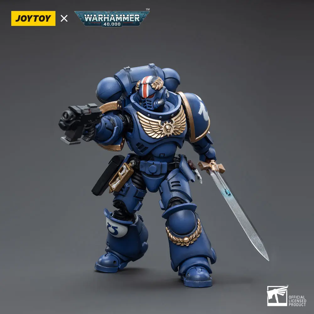 Warhammer 40k 1/18 Ultramarines Primaris Lieutenant Argaranthe akciófigura 12 cm termékfotó