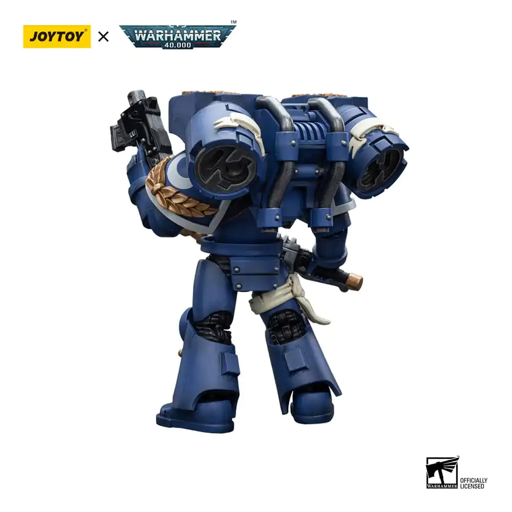 Warhammer 40k 1/18 Ultramarines Vanguard Veteran with Chainsword and Bolt Pistol akciófigura 12 cm termékfotó